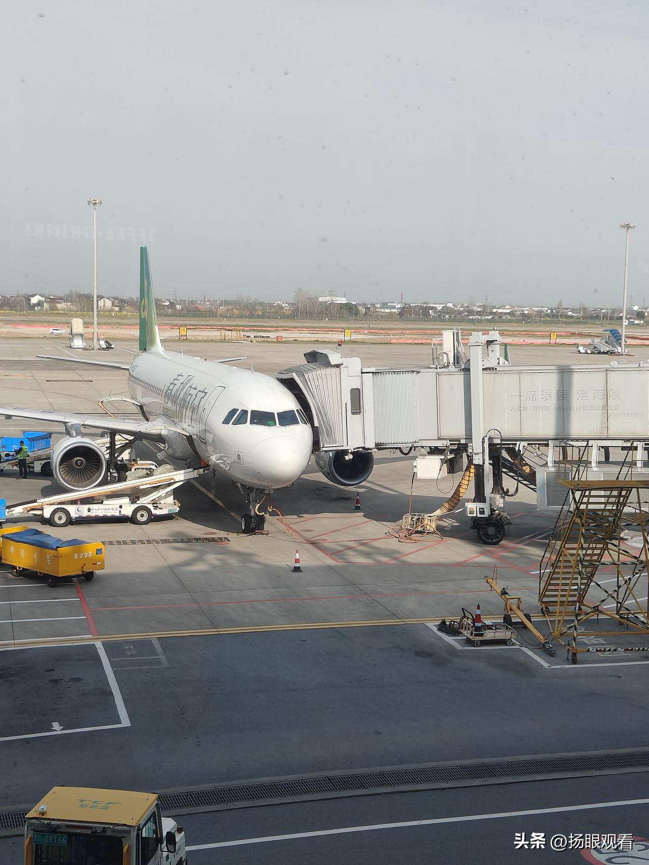 我觉得扬泰国际机场主打一个扬州+泰州合伙开店，因为俩城市凑一起搞机场，画风超和谐