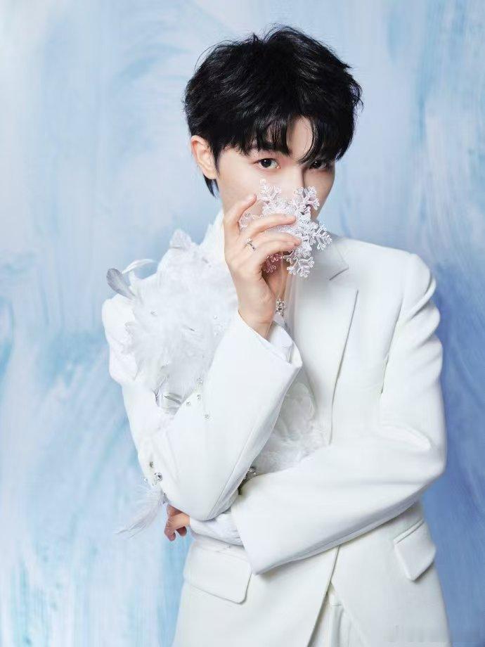 周深大鱼变大马 周深辽宁春晚放大招！大鱼变“大马”太意外，这机灵劲儿，给节目增添