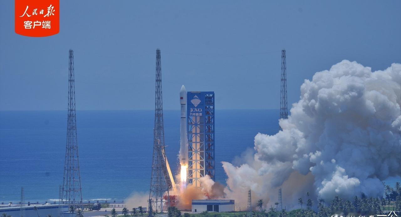 〔我国成功发射卫星互联网低轨24组卫星〕8月16日12时10分，我国在海南商业航