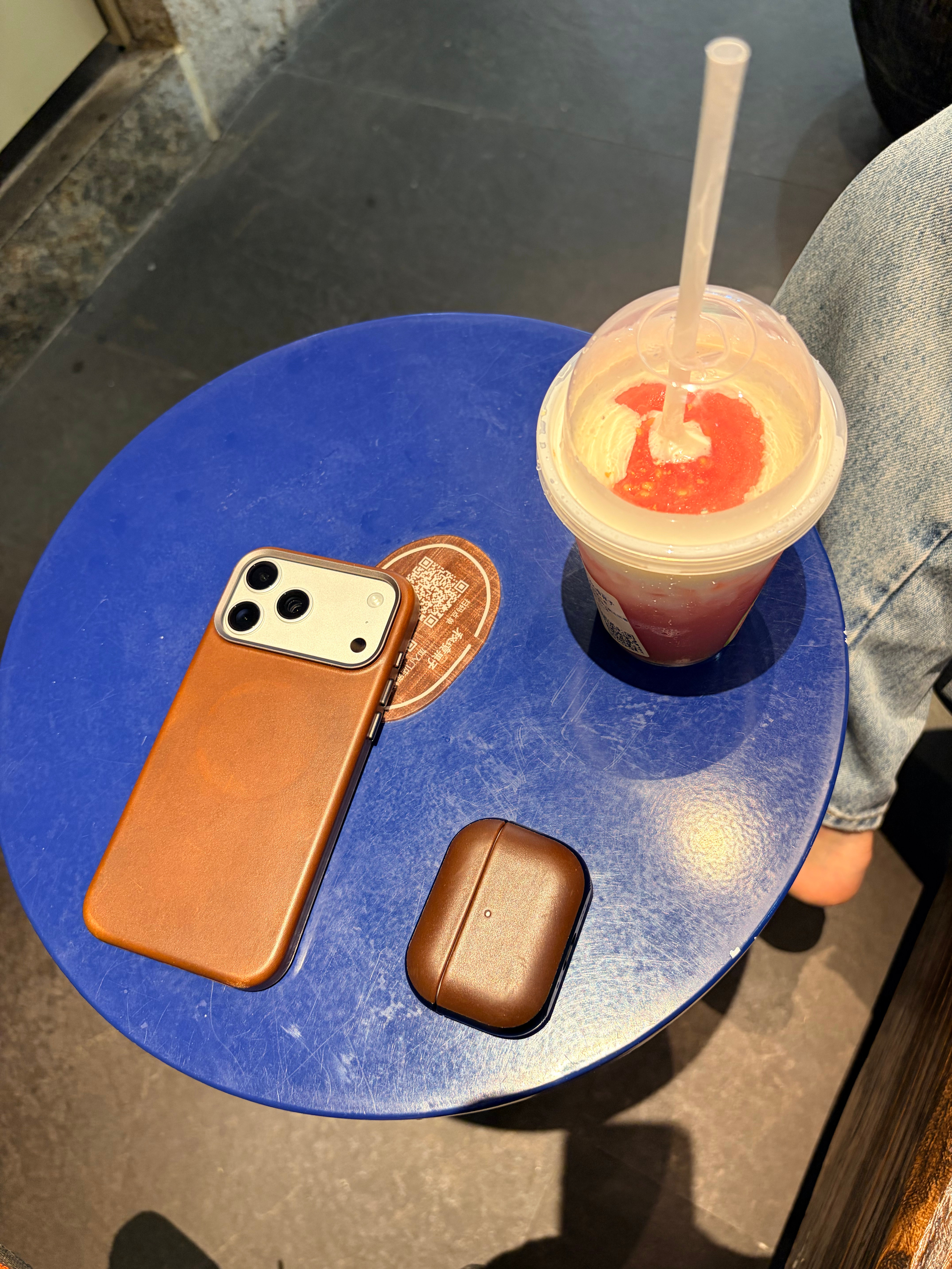 “每个真皮手机｜耳机壳背面印记都不一样，那么你就拥有了一个独一无二的真皮手机｜耳