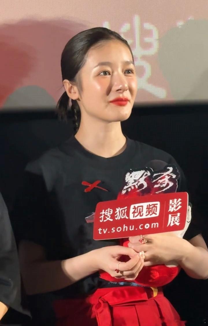 #徐娇近照状态##徐娇状态# 近日出席活动的徐娇，近照状态引热议，感觉变了好多。