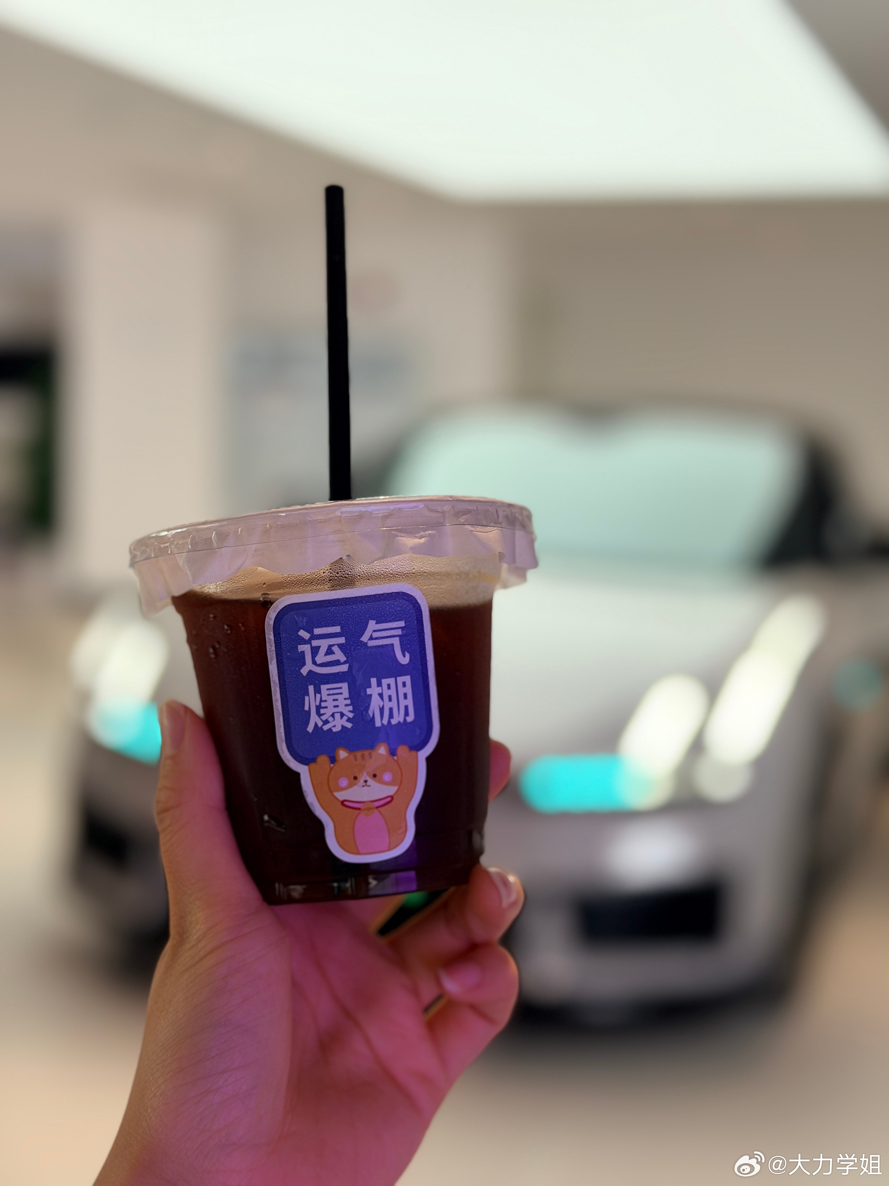 猜得出我在拍哪台车吗？听说它是“弯道之王”我与汽车的日常