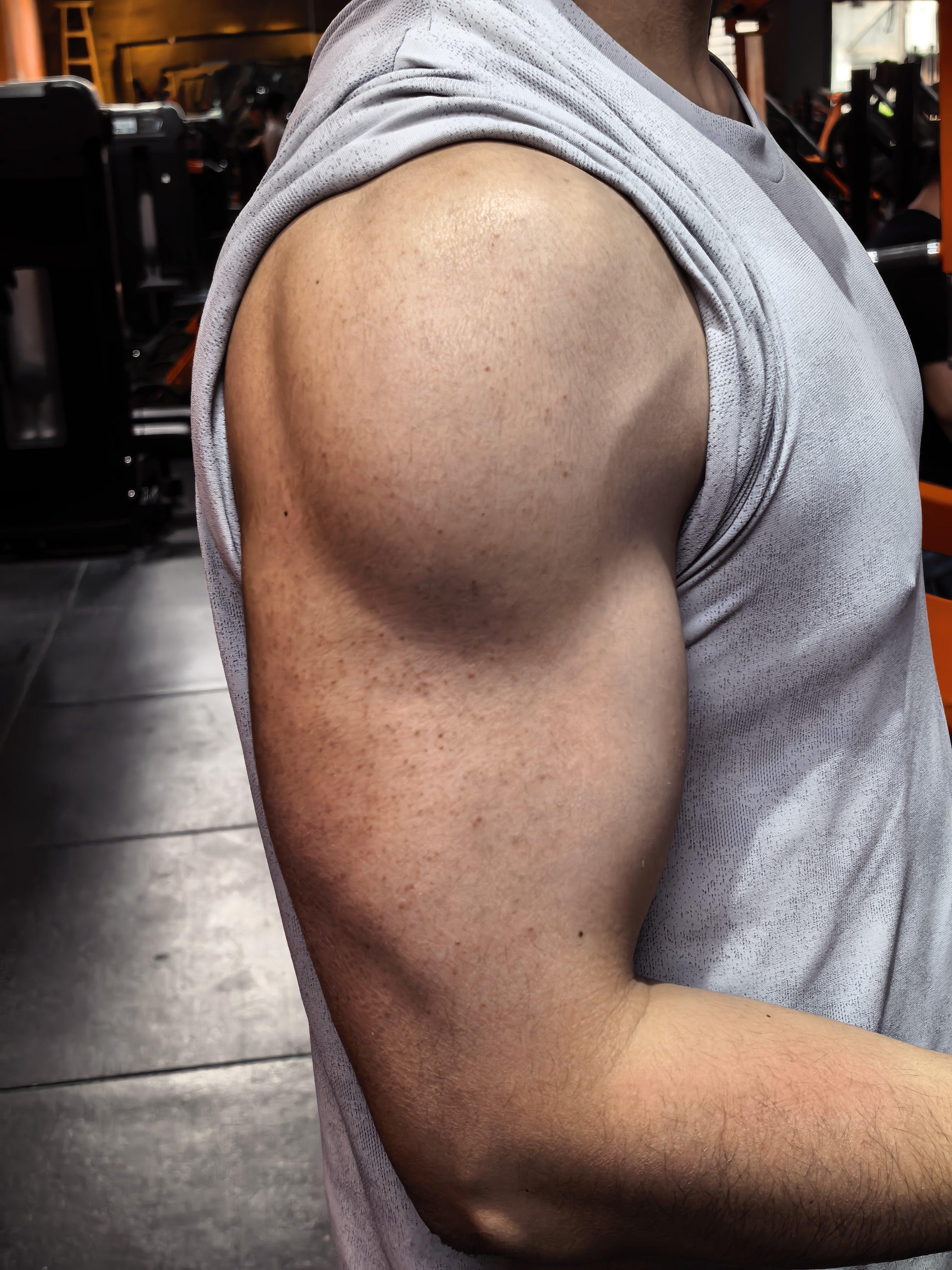 健身9个月，肩膀最新成果