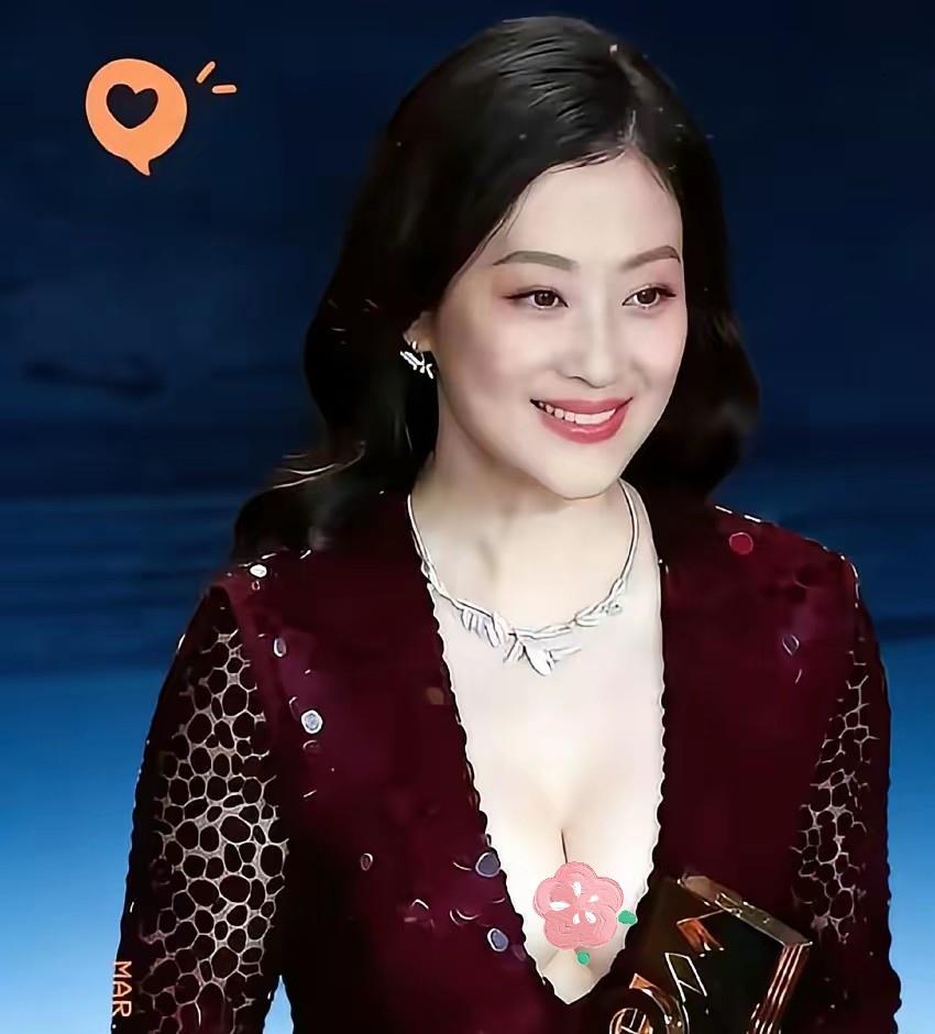 乐山公交贴“贞洁”标语，

全网吵翻天，

到底在吵什么？

昨天刷到乐山公交上