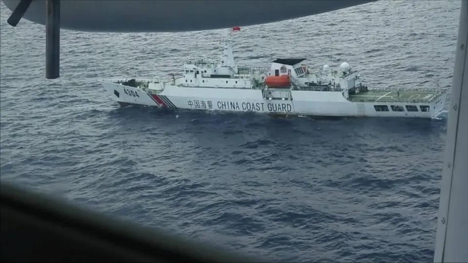 笑亖！中国跟菲律宾讲道理时，菲律宾联合美日，跟我们讲自由横行霸道。今，中国三艘警