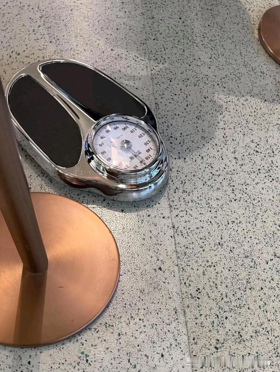 国航登机前测体重引热议！航司回应：为安全飞行，数据保密且自愿参与

2月5日，有