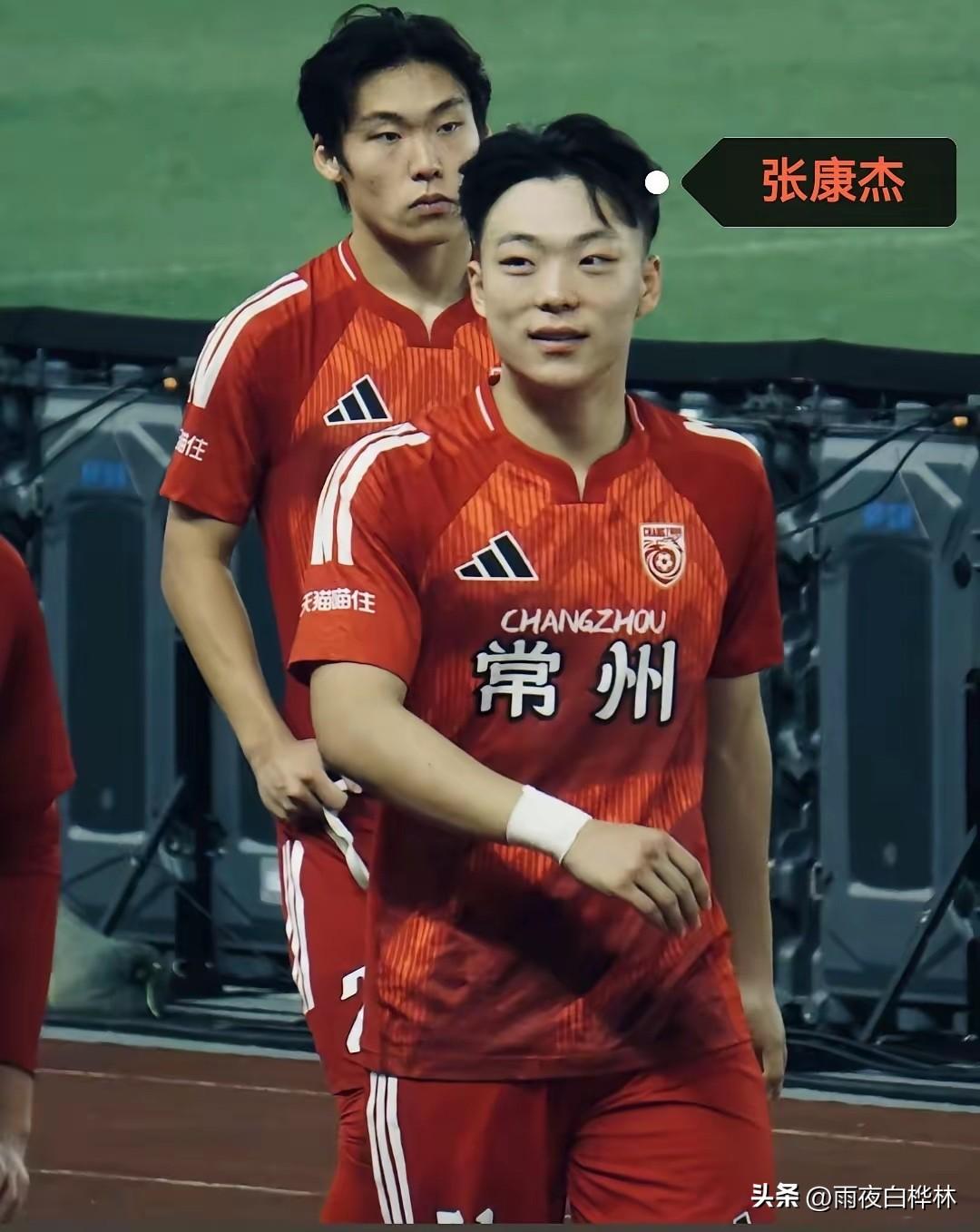 算了，
大家散了吧，
苏超这场都被比分给"耍"了。

看完常州2:0镇江，全网都