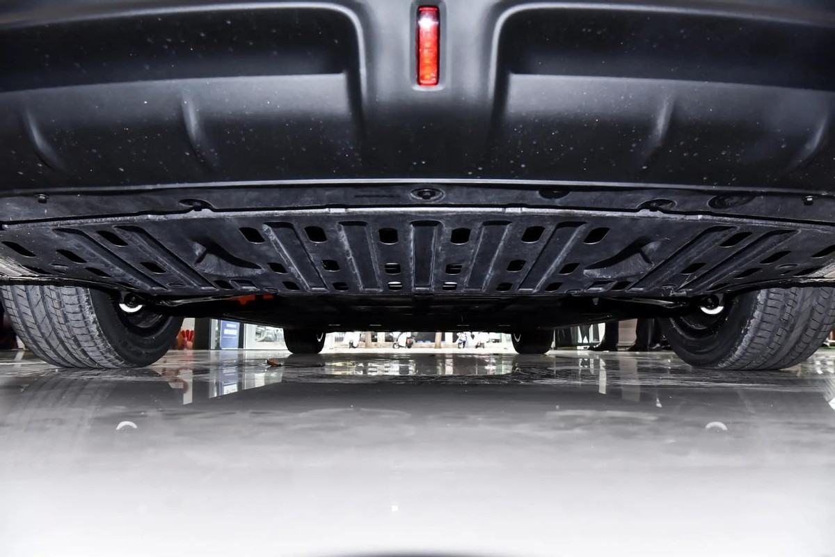 价格差了100元，长安启源A06和小鹏MONA M03，产品力有何差距？