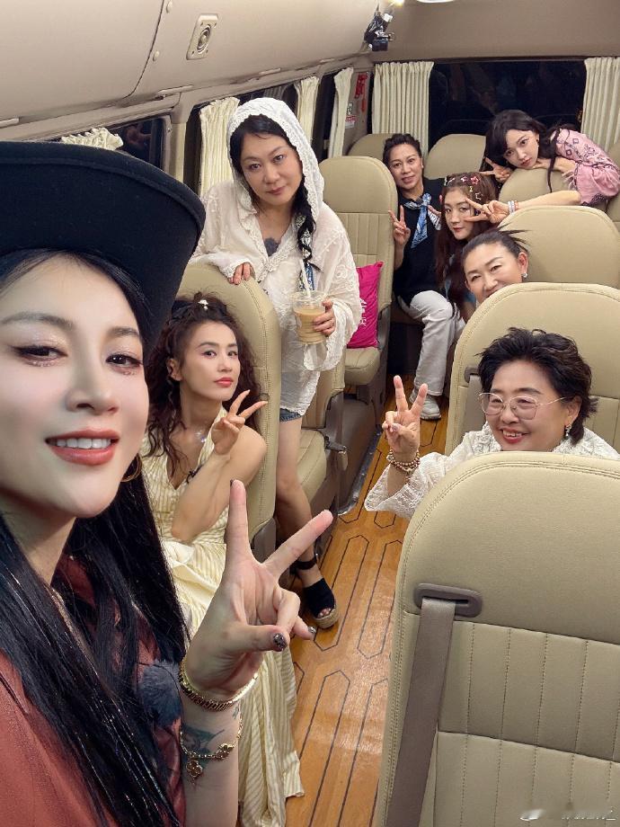 李嘉格是女儿是妈妈收官长文是女儿是妈妈李嘉格通过这段和妈妈一起度过的时光，深刻感