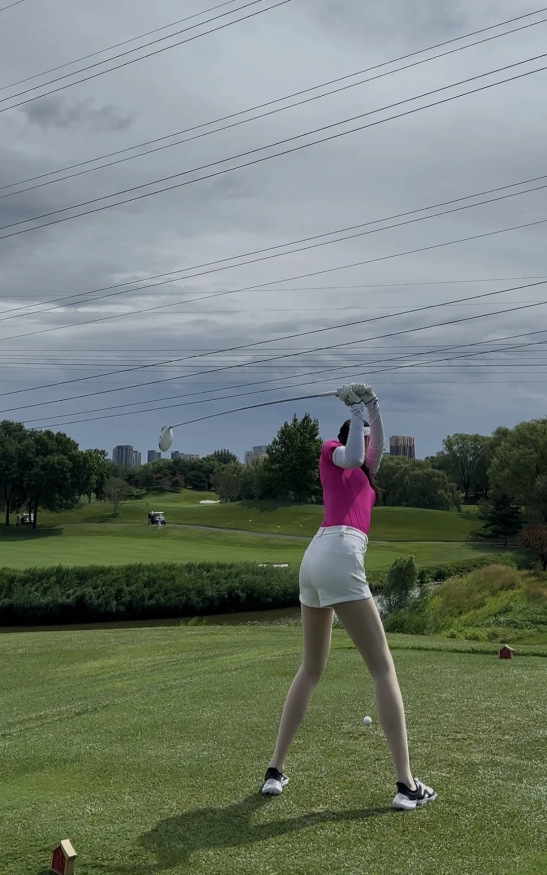 趁球一个不注意