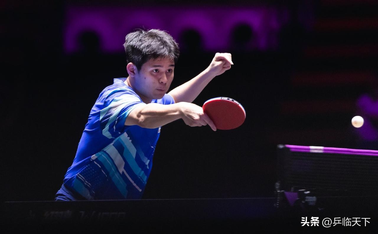20分钟速胜！
林诗栋火力全开！
反手拧拉127.5转/秒直接打穿，三局总分33