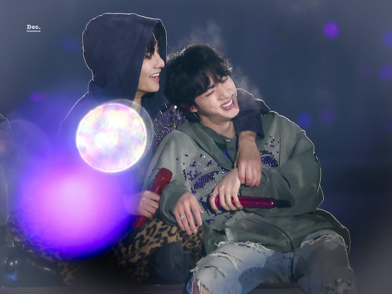 哥 这个世界只有我们也说不定 