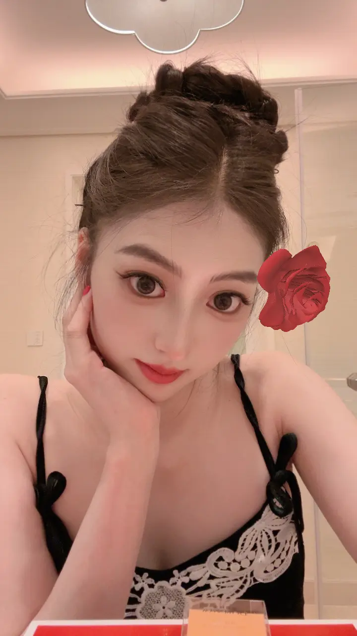 所以啊 选择一个能把你带回家的 走到哪都带着你 跟别人介绍你 很骄傲你...