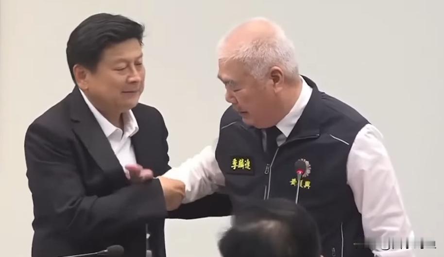 郑丽文这波操作很优秀，直接给了国民党那些亲美派一个下马威。

4月29日，国民党