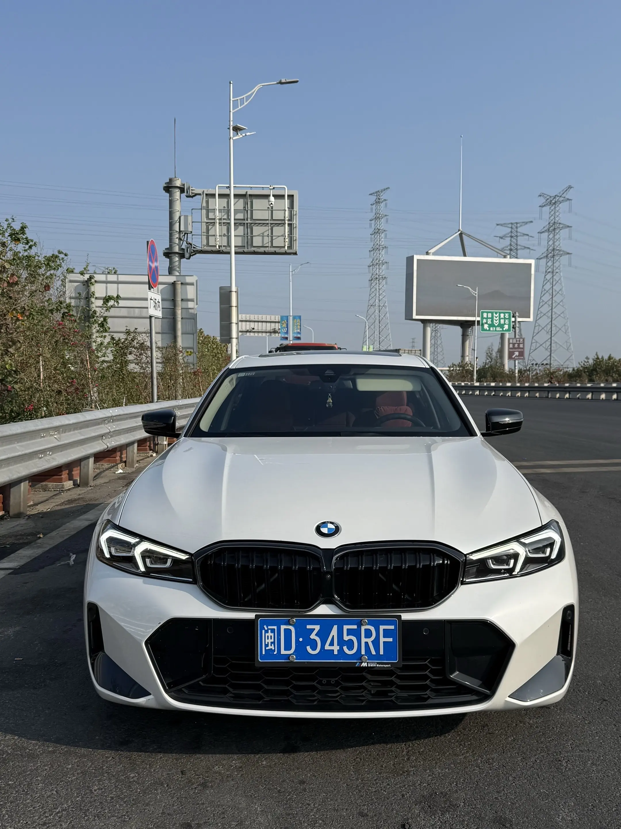 一人一张照片， 让我看看你们的宝马有多帅！