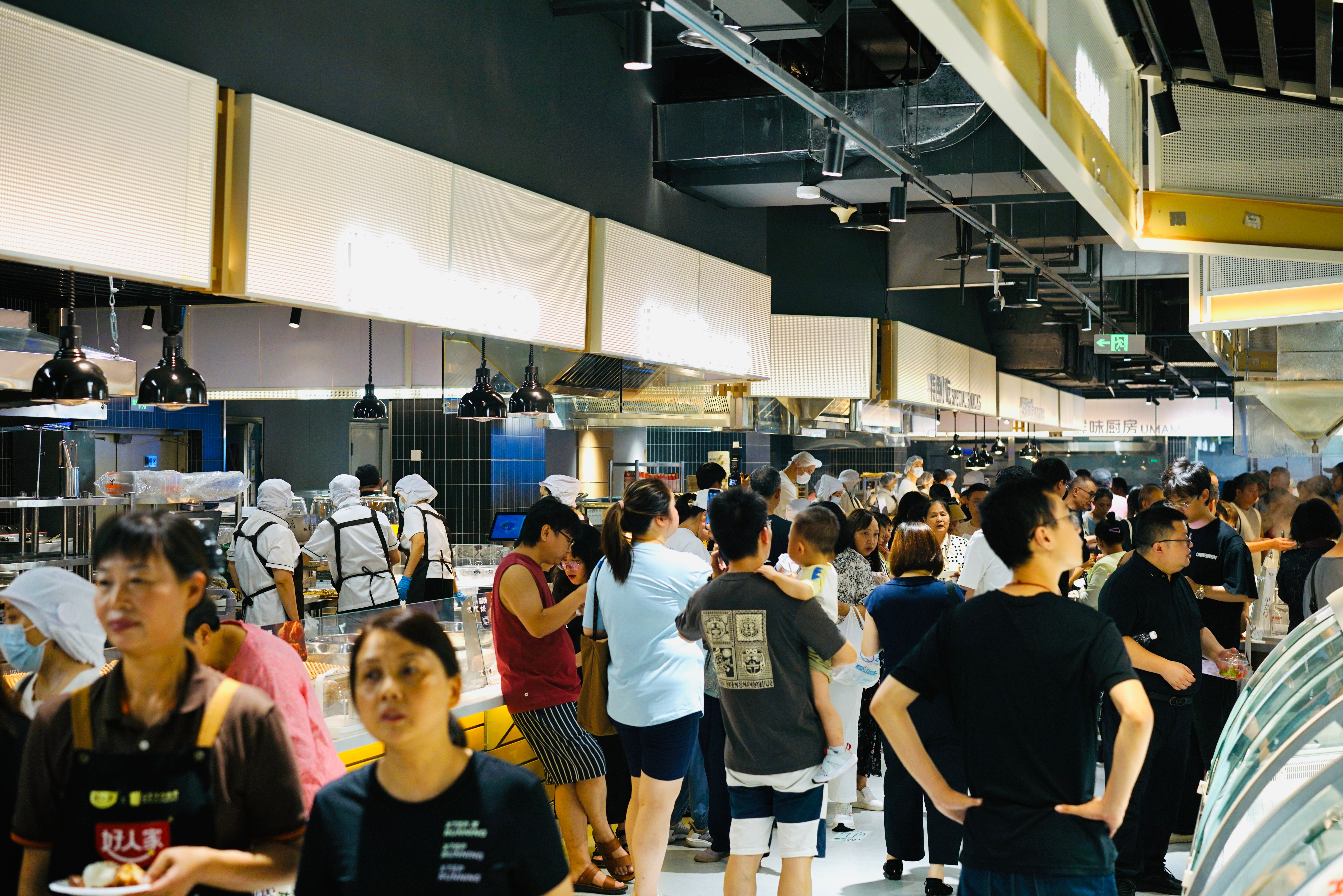 618焕新登场！新世纪超市悦荟店以“AI+品质”解锁零售新图景6月18日，新世纪