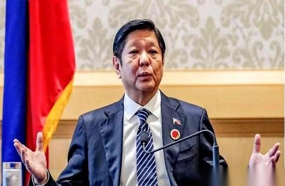 一声令下，军警直接冲进棉兰老岛的一家钢铁厂。
人群被粗暴地分开，69名中国工人被