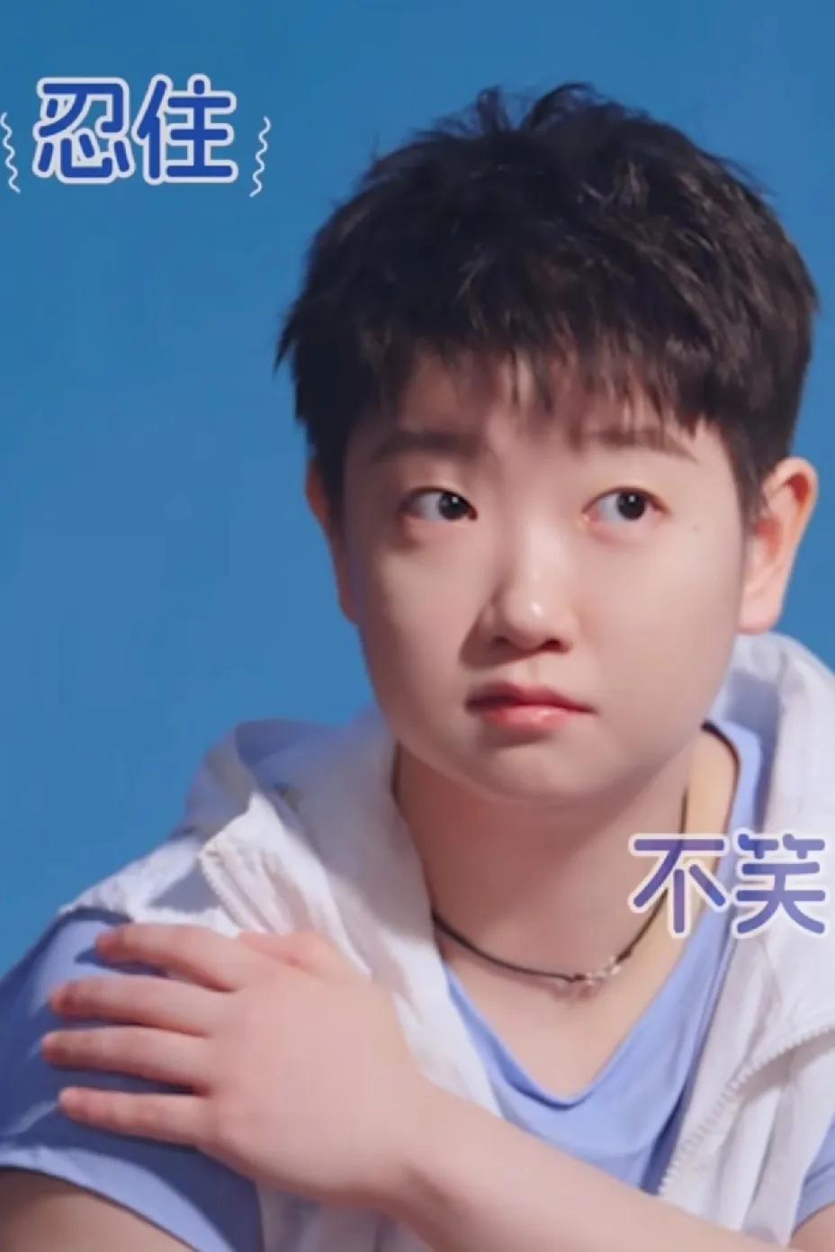 这就是来自运动员的纯净，
她顶着一张不食人间烟火的脸，
但在赛场上却“杀伐果断”