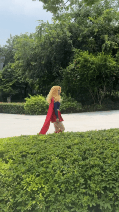 杭州余杭偶遇超级少女的含金量超级少女现身杭州余杭杭州余杭CBD迎来治愈街头快闪，