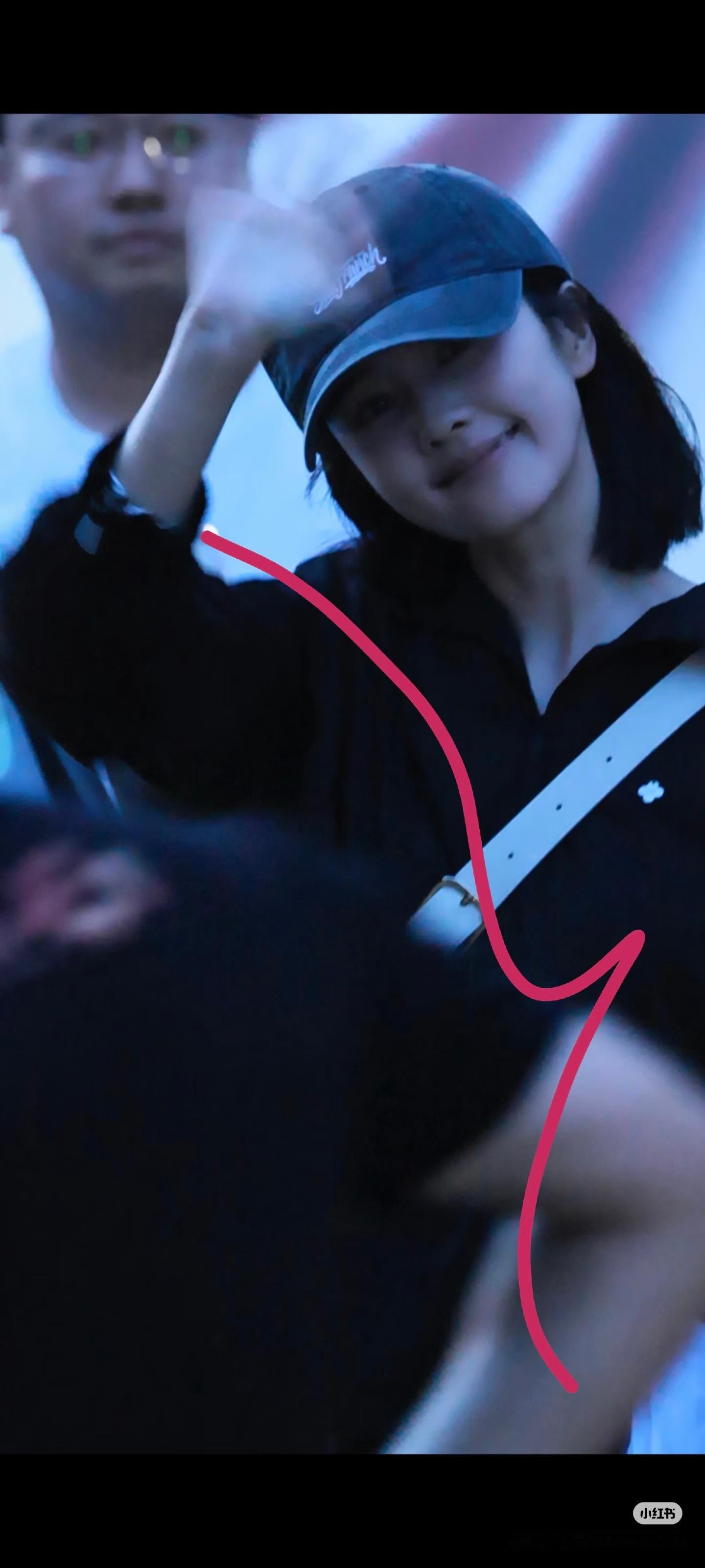 女孩😭😭😭 