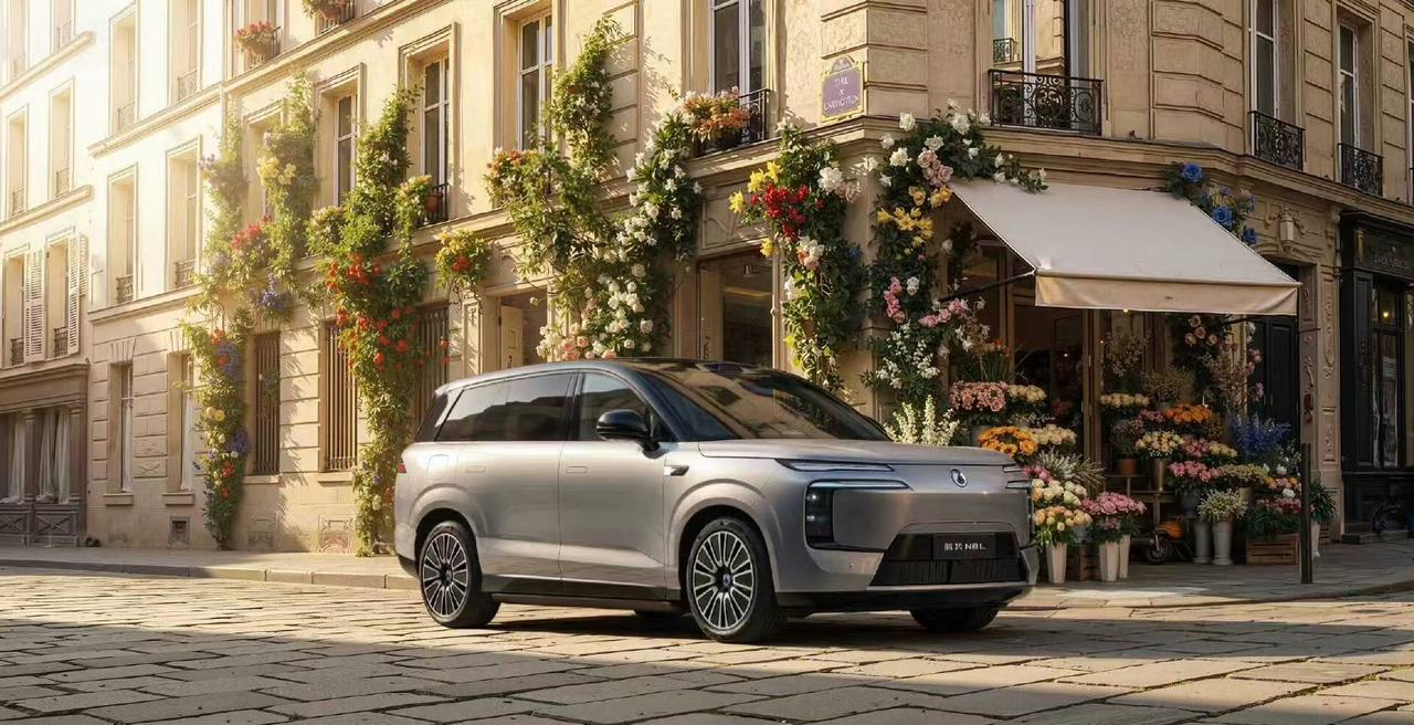 腾势又整新活了！N8L闪充版正式开启预售，35-40万的价格，直接把插混SUV的