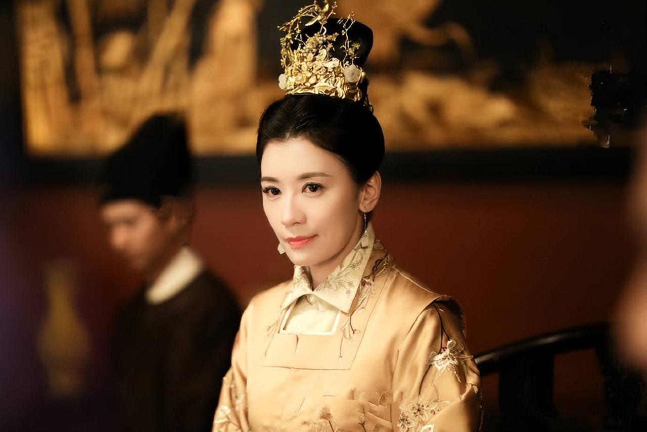 世人只知万贵妃盛宠，却不知明宪宗后宫18人，继后才是人生赢家。 
 
王氏当上皇