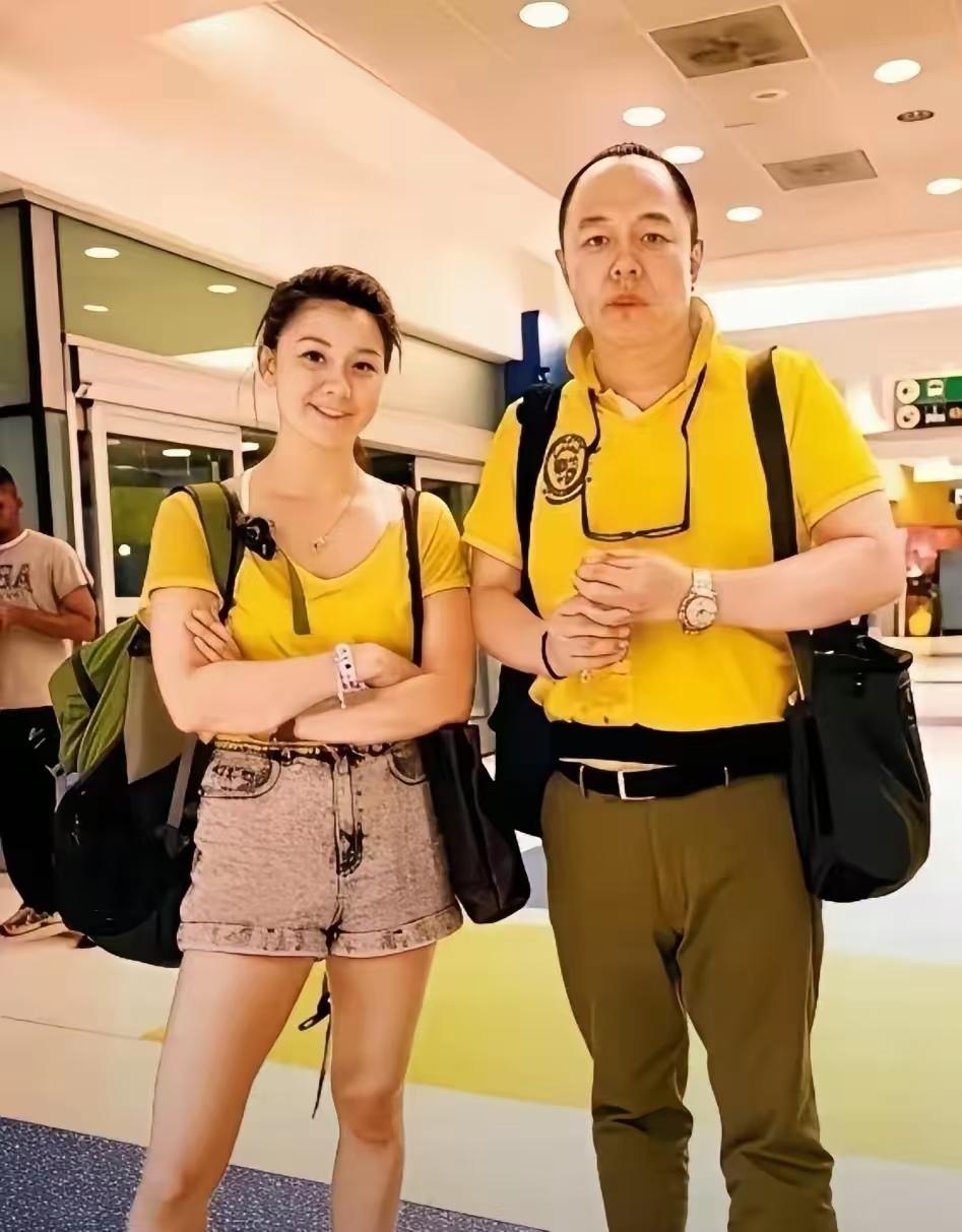 张铁林和他的混血女儿。
