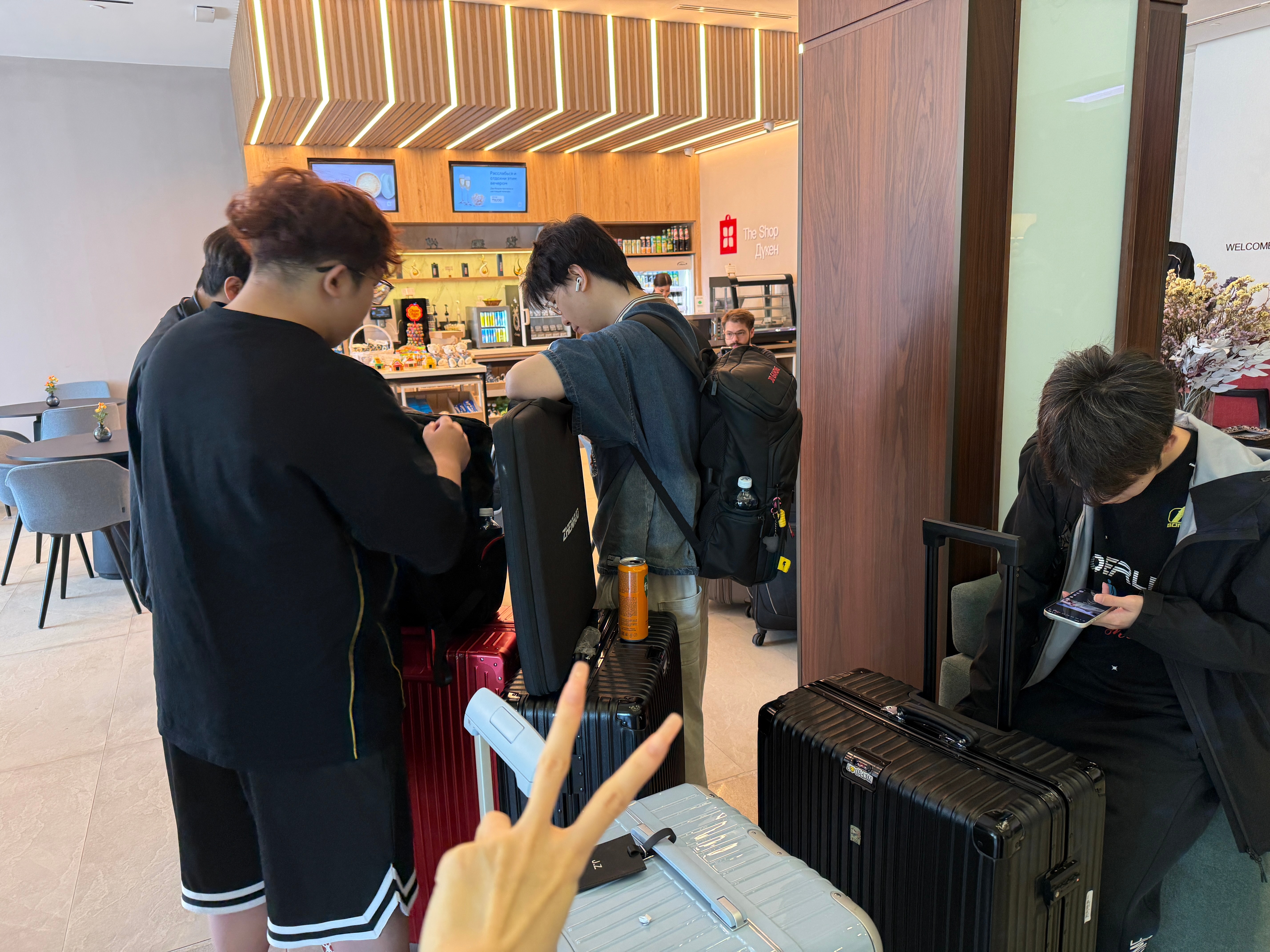 终于！✈️回国啦！JDG绝地求生战队坚定你所相信