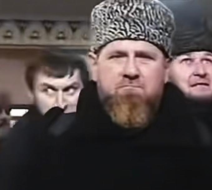 想笑！车臣领导人卡德罗夫公然向普京表态，如果普京愿意，他的特种部队可以快速的突击