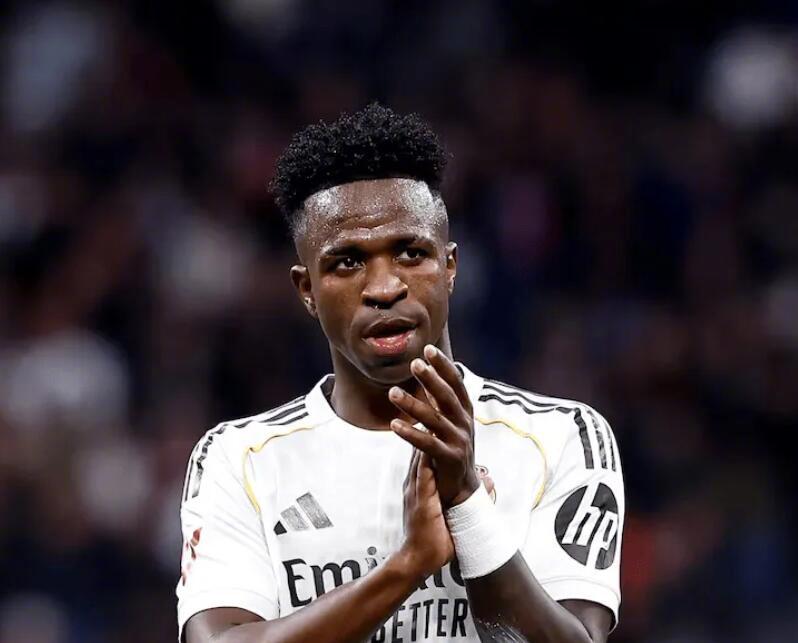 【阿斯头版：皇马给维尼修斯的续约报价仍有效，取决于他态度】阿斯报皇马首席记者Jo