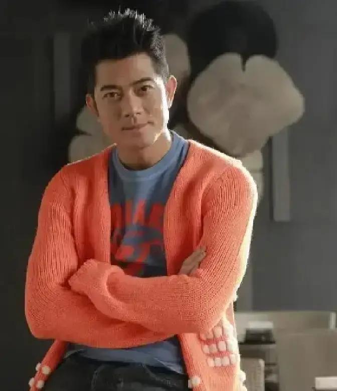 8年熬成前任，她如今活成赢家
 
当年一句“鞋子不合脚”，把熊黛林钉在热搜。全网