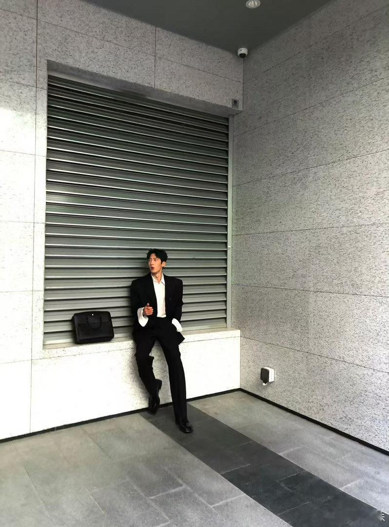 井柏然像汇报PPT一样拆解栾念 筹备期就做PPT分析角色的演员真的不多见，井柏然