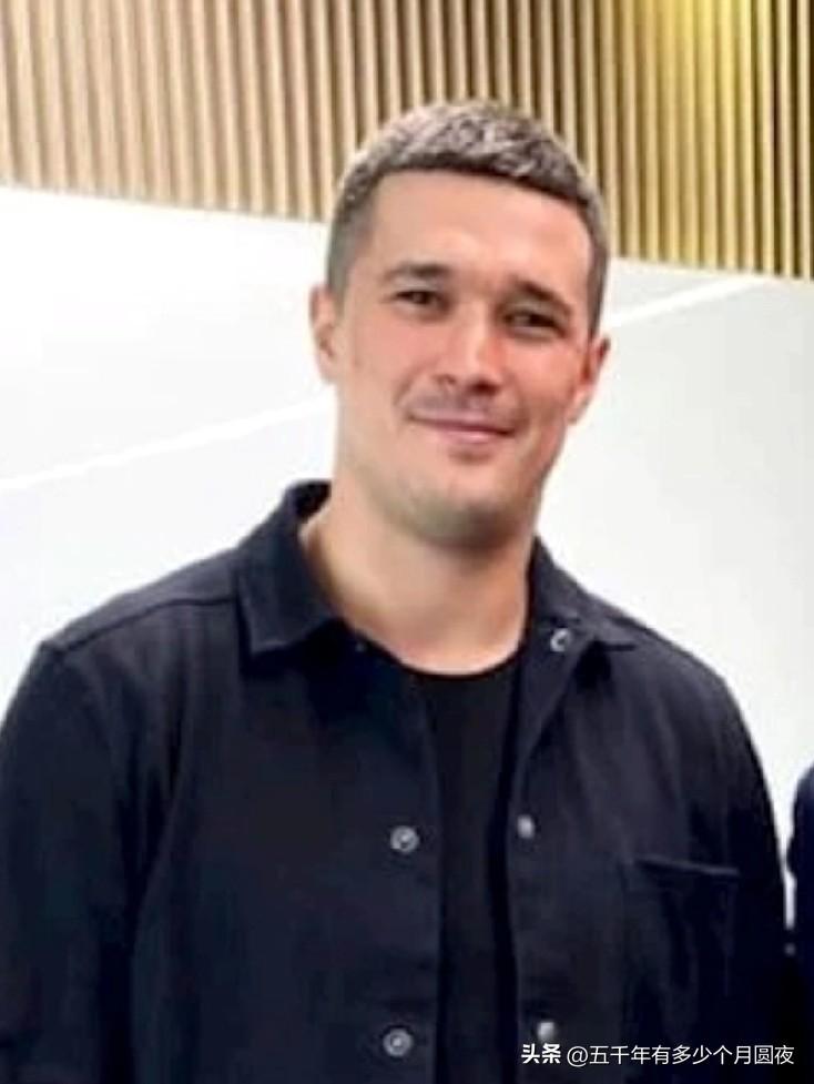 费奥多罗夫，这是个高手。
1991年出生，2015年还在忙着开公司创业，2026