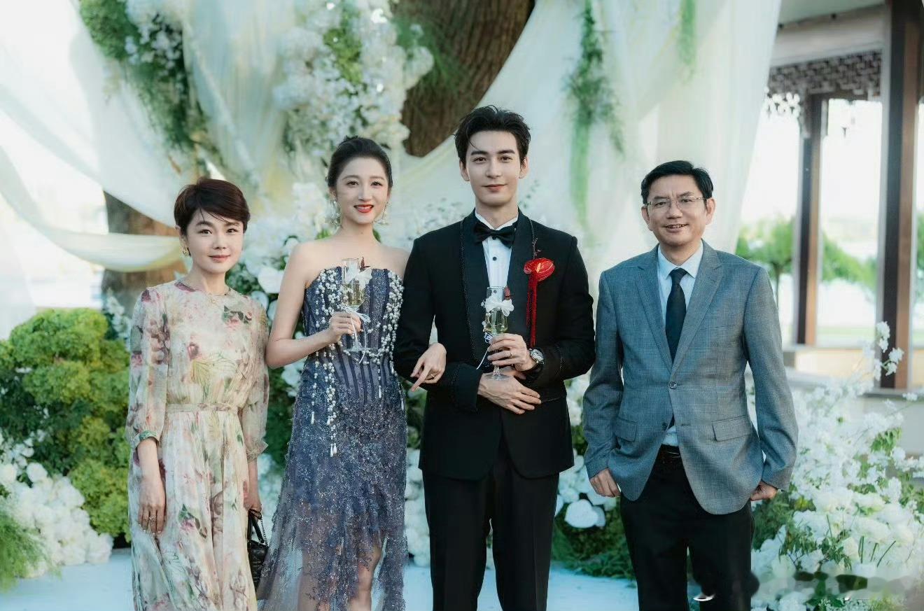 关晓彤陈星旭拥吻路透就贼洋气贼高级的一部剧[捂嘴哭][捂嘴哭]接下来我就等这部剧