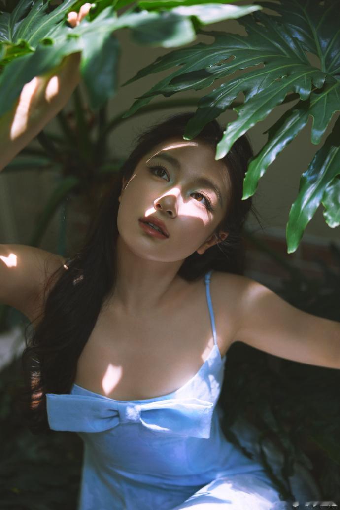 李兰迪hi6两套造型李兰迪我保证你是公主 李兰迪hi6两套造型都好美呀，一套是我