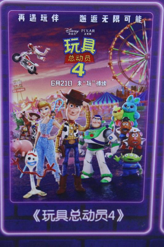 2026年春节档有三部电影定档，分别是《飞驰人生3》《熊出没·年年有熊》和《镖人