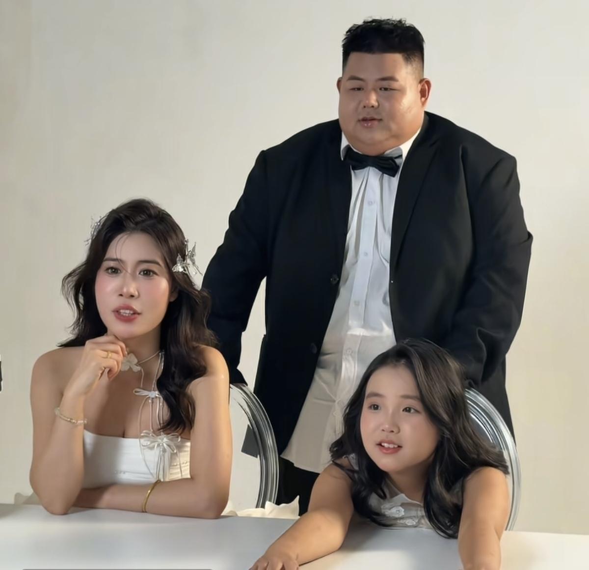 味儿真足族长大胃袋良子第二次婚姻马上要结婚了，真是羡煞一众80、90后单身狗。