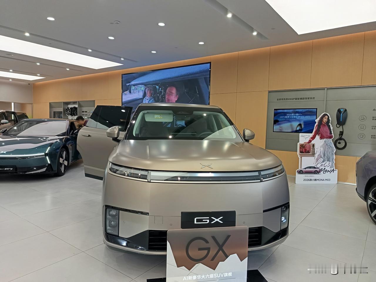 小鹏是多么迫切希望能赢一回
GX预售价39.9万
如今正式上市价直接干到27.9