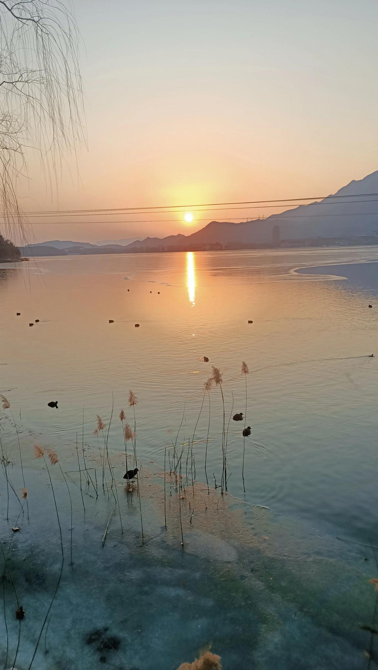一张唯美的夕阳西下照