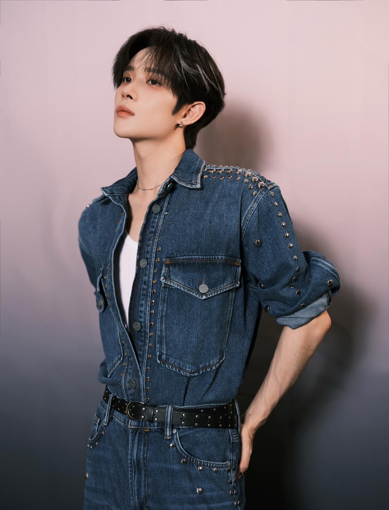 “东百人”的浪漫是腌黄瓜给的！井胧走到哪带到哪，冰箱里的存货更是实打实的热爱～ 