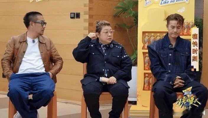 韩红辅导一年级音乐作业被气哭韩红老师也是按耐不住吐槽的心了，直接被气出哭腔了。够