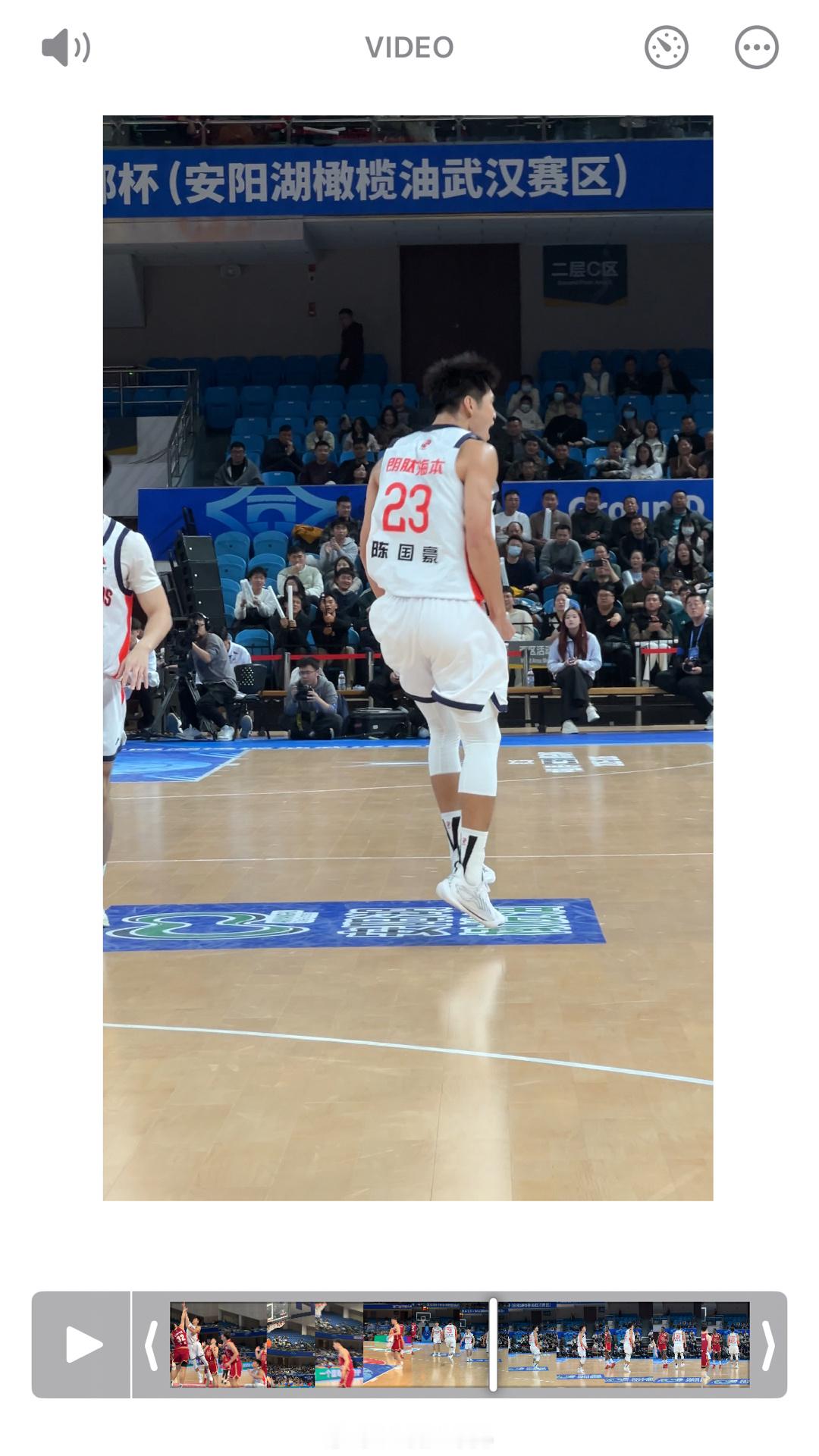 国豪这一吼！真的给我吼哭了魔兽模式开启🔛！半场已经11分，攻防两端存在感拉满！