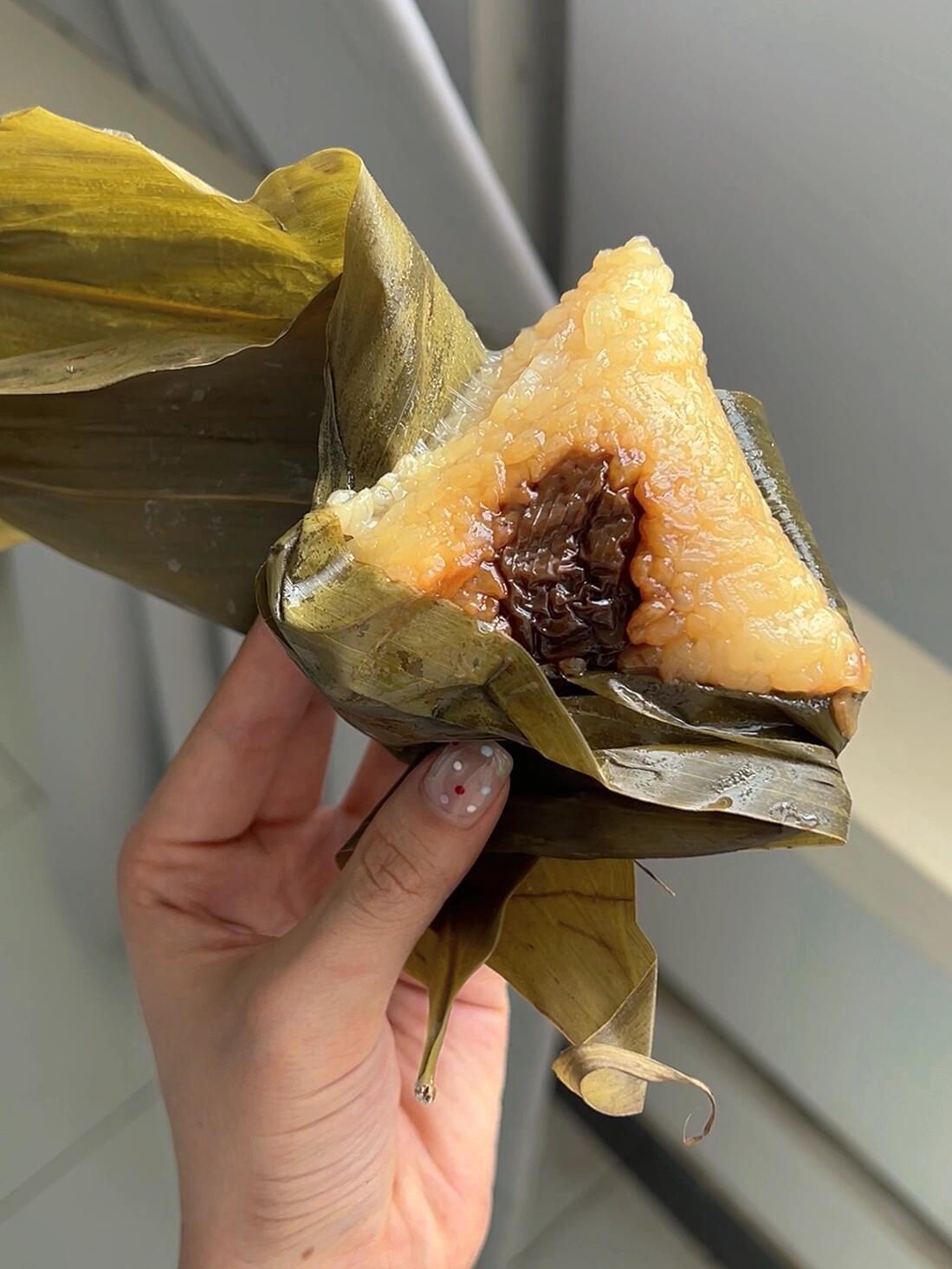 #南方人尝试吃甜粽belike#  在某东买了粽子，到了打开一看竟然是甜枣的，我