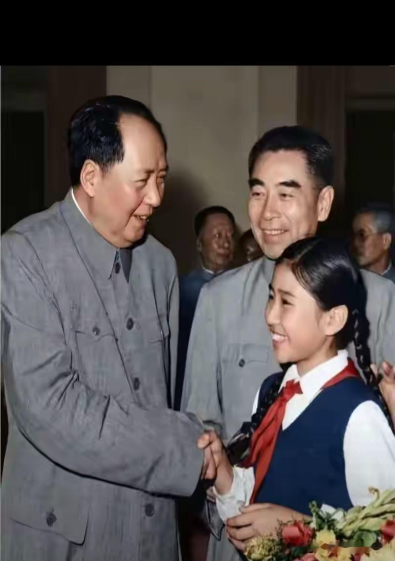 志存高远，
脚踏实地，
一步一个脚印！
服务人民，
为人民服务的好公仆！
缅怀伟