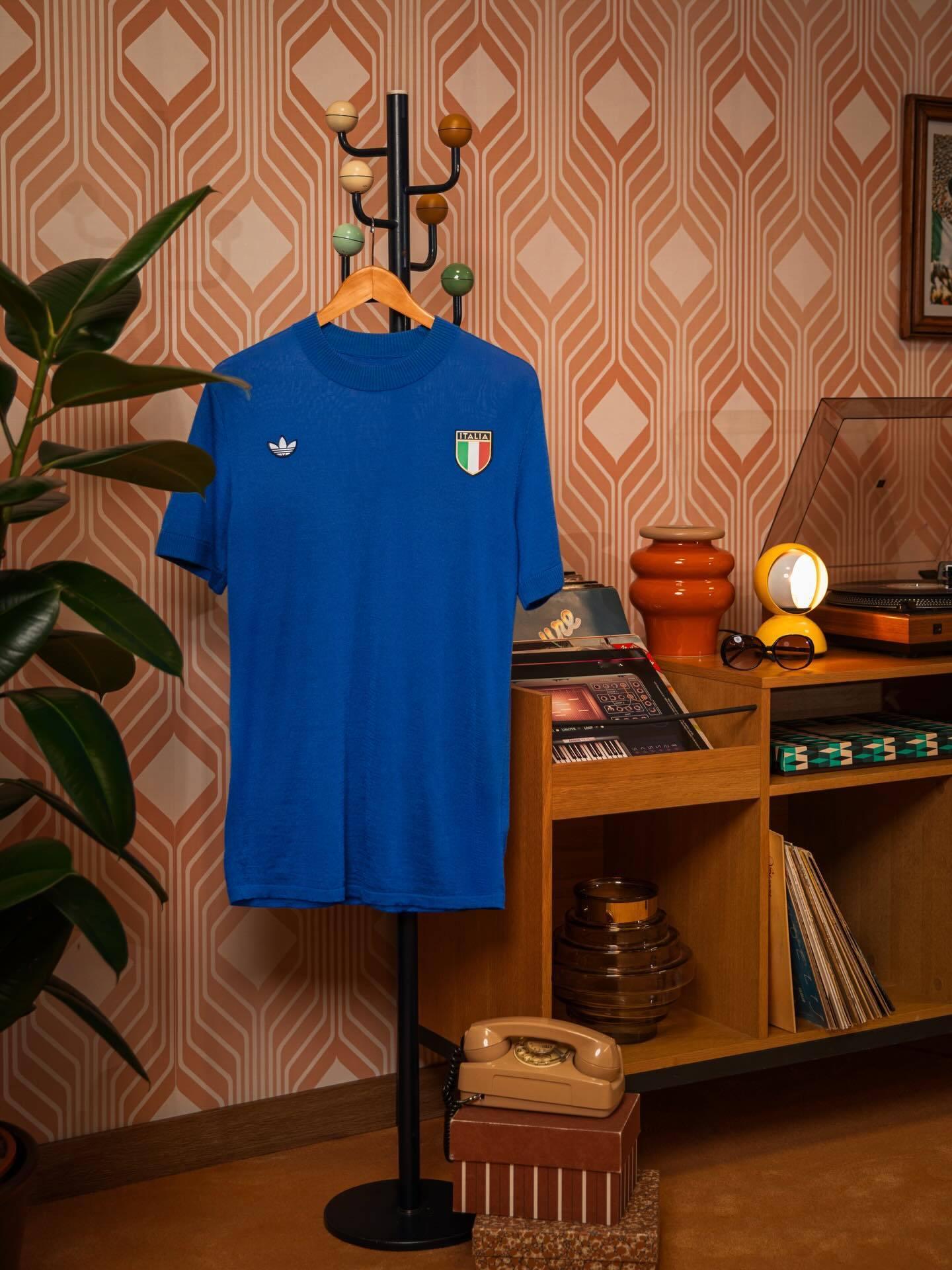 【官方】 阿迪达斯 意大利国家队全新复古球衣。💙 