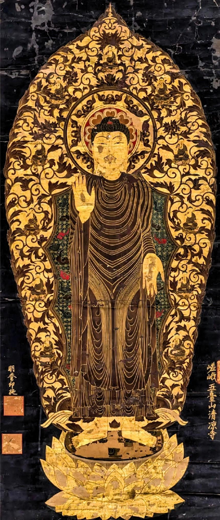 黑底泥金，一卷流光｜清代清凉寺式释迦瑞像佛画
 
当深沉如长夜的玄黑绢底，遇上璀