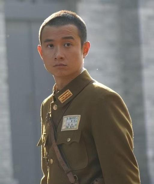 雪豹番外：周卫国与陈怡结婚三年，生下一对儿女，陈怡却从不带他见岳父母，直到她父亲