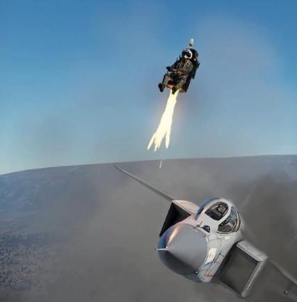 为何飞行员跳伞后就不能射杀？即使在战场杀红了眼，也不能杀飞行员，因为日本试过了，