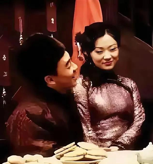 颠覆认知！古代小妾除了生娃侍寝，还有个被当“物品”交换的变态用途！
 
代小妾除