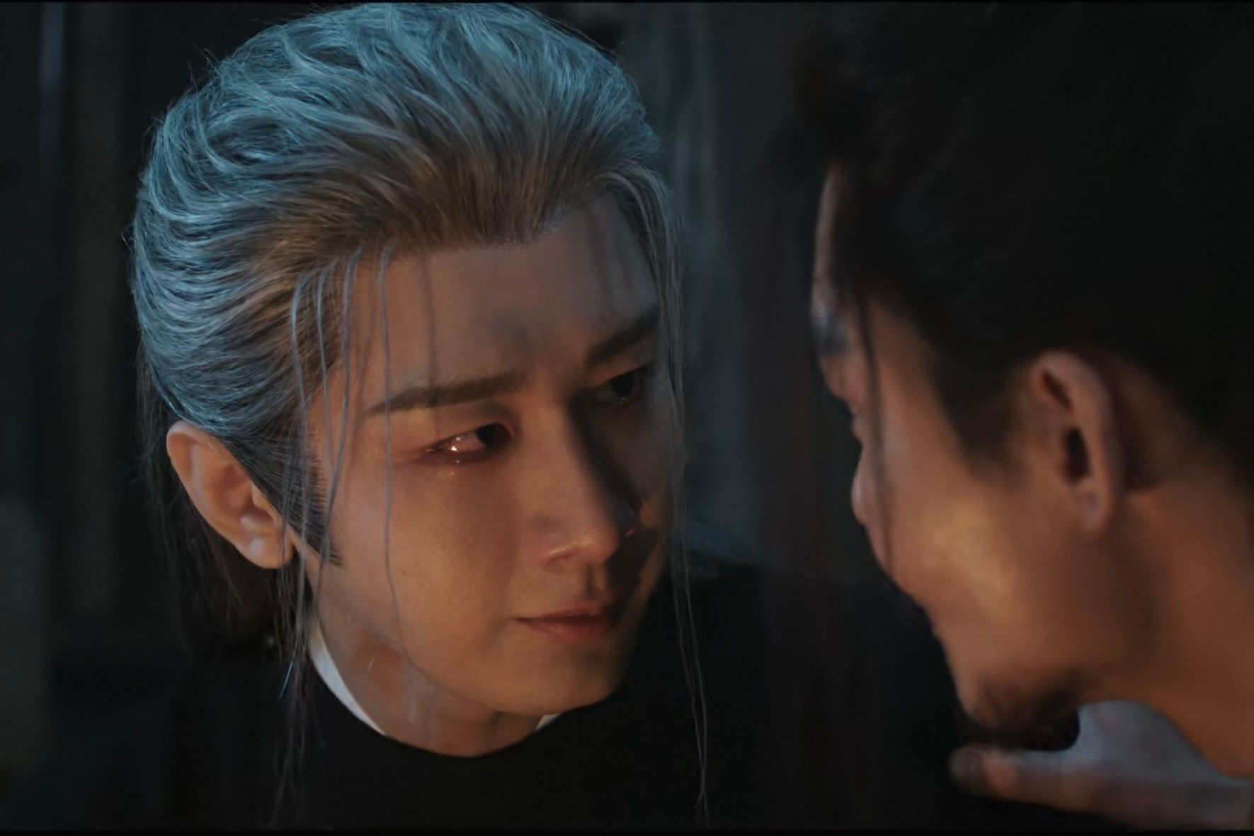 “我为你跑一百步，这一百步之内，我一定不会被抓，这段路，就当我为你送行了” 